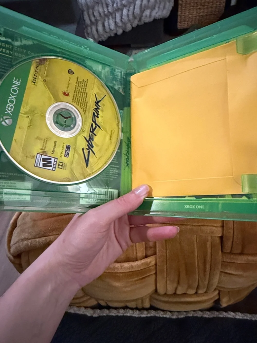 Cyberpunk 2077 Xbox One - Yellow Cover - Picture 3 of 3